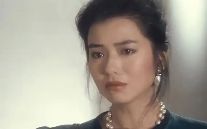 28岁钟楚红到底有多美?经典老歌《当我遇上你》,勾起满满的回忆