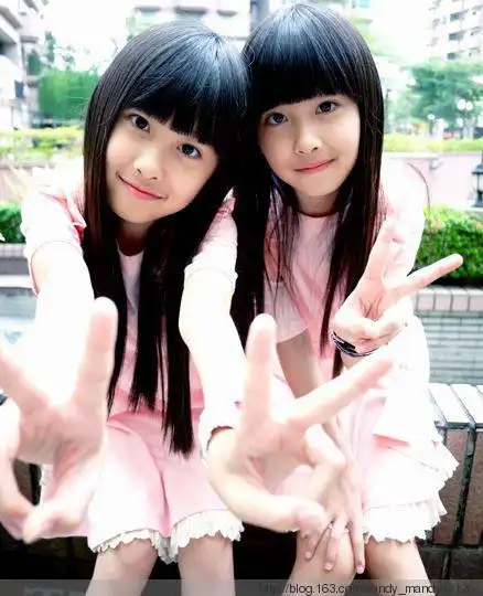 台湾最美双胞胎长大了