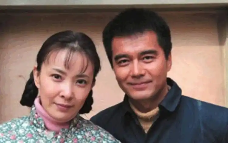 56岁许亚军如今已四婚4任老婆个个都是大美女堪称女神收割机