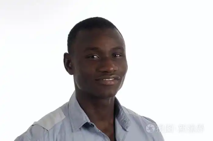 一个黑人的肖像照片-正版商用图片0pa7ct-摄图新视界