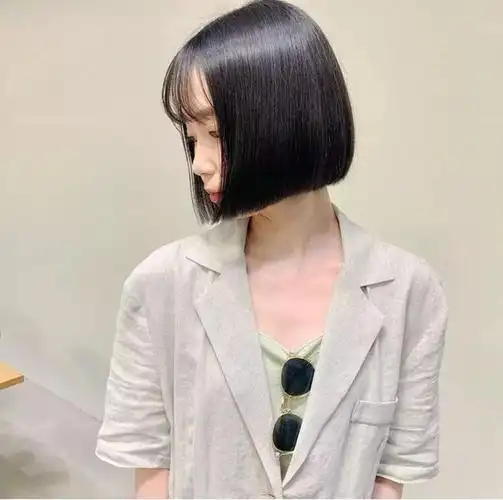 大脸适合什么发型短发图片女,9款适合脸大脸圆女生的发型,时尚减龄又