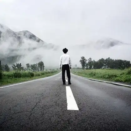 一个人的寂寞_伤感图片_爱扣扣网
