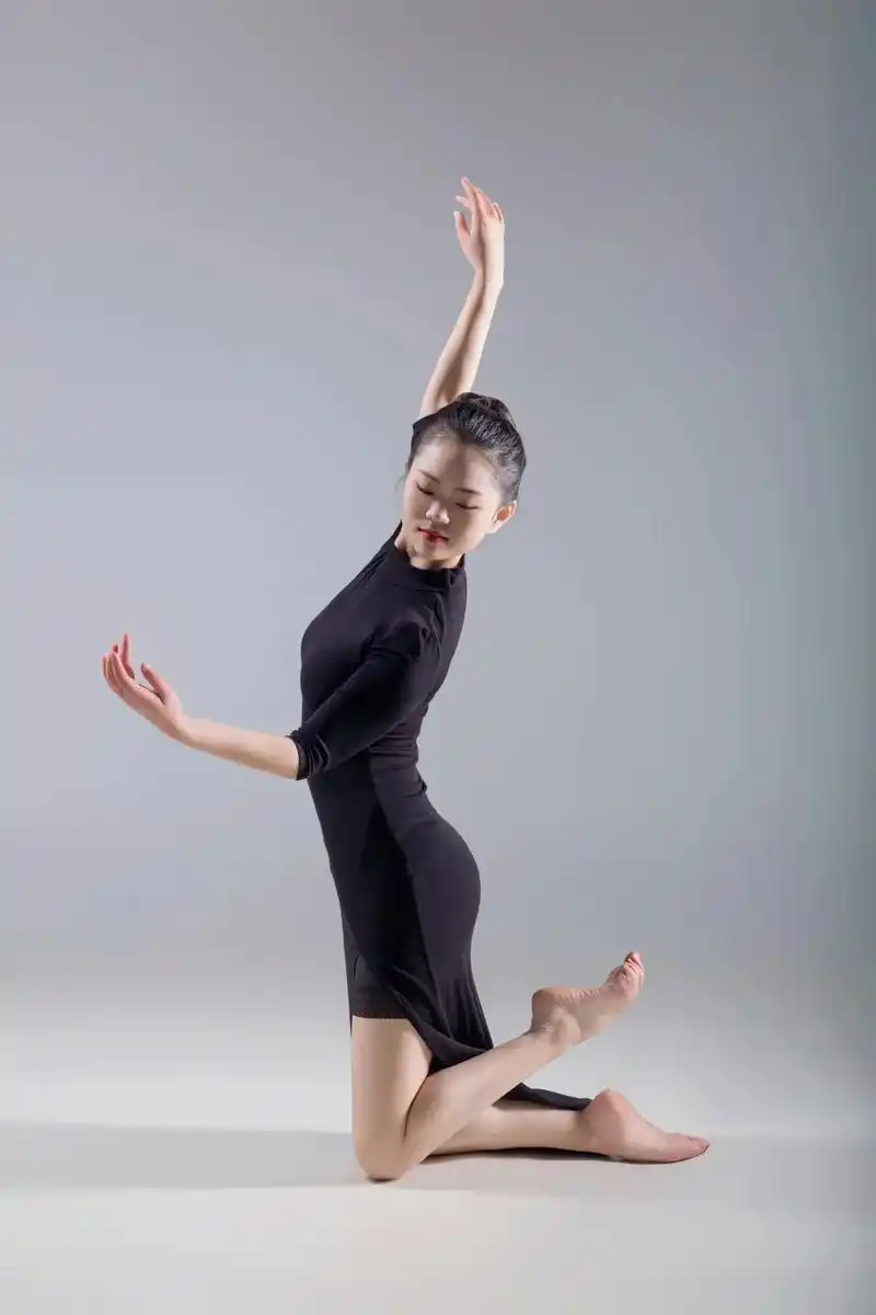 舞蹈艺术写真 #舞蹈  #中国舞 这一路走来说不上多辛苦, - 抖音