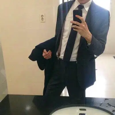 成熟男生头像图片真人