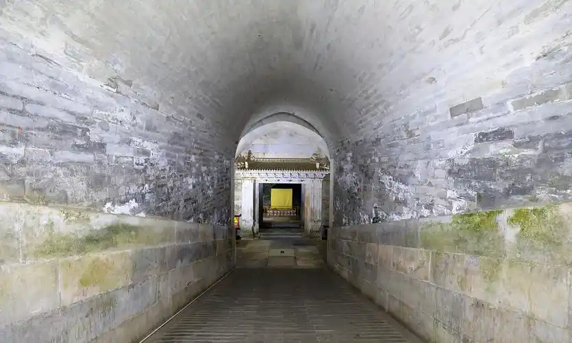 河北遵化清东陵慈禧陵地宫里的棺椁位置