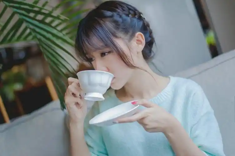 清纯少女慵懒气质午后休闲时光唯美写真