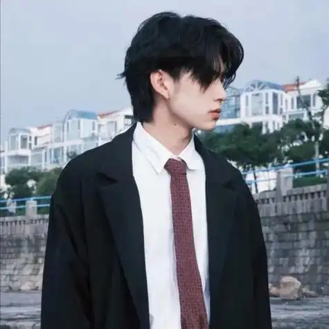 阳光干净的男生头像