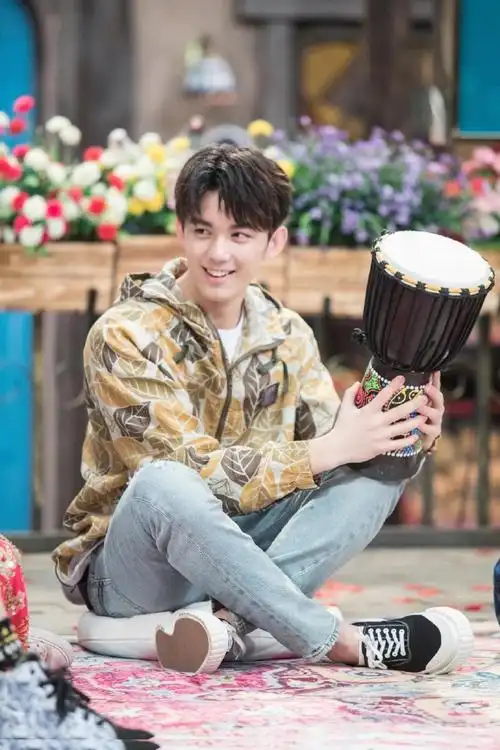 吴磊我是大侦探圆梦做导演迎感情线自称很娇羞