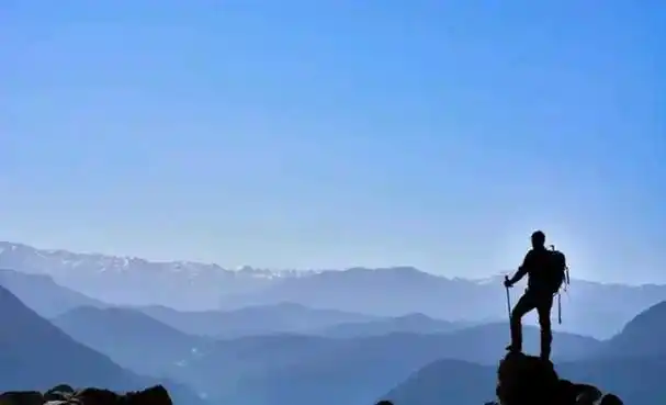 人生的第一步是做人,人生道路无论如何发展都是个人走出的结果,而一个