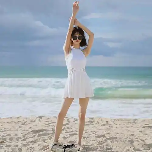 白色泳衣女款高级感2022新款爆款保守连体裙式网红风游泳衣泡温泉