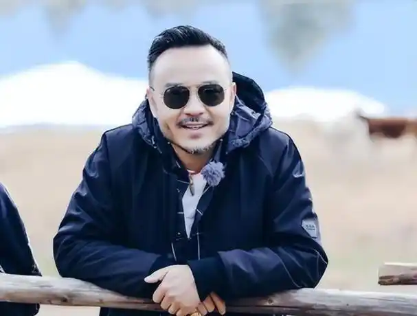 先是田源"爱妻人设"轰然崩塌,爆出出轨丑闻,紧接着孙楠在《我是歌手》