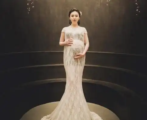 赵丽颖最好闺蜜李盼晒超大唯美孕照粉丝丽颖当干妈