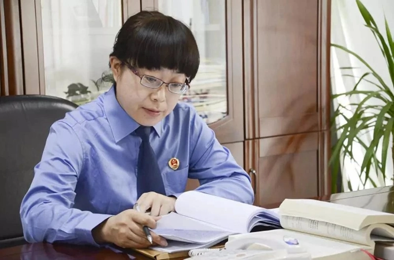 做一名让人民满意的检察官——记白银市人民检察院第二检察部主任