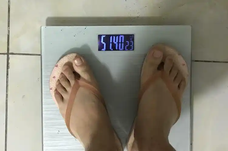 其实减肥已经有一个星期了,大概瘦了2斤.