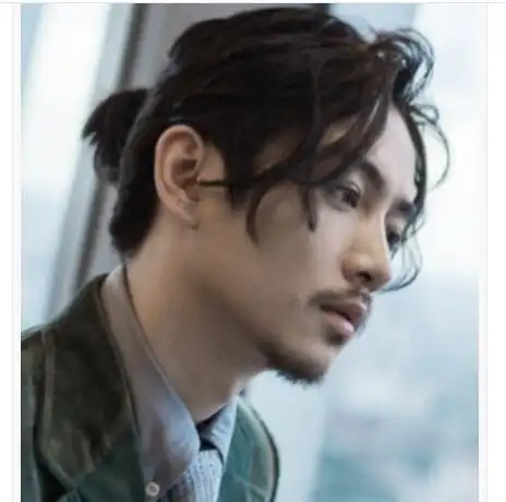 男士修脸中长发发型 中长发男生修脸发型这样扎