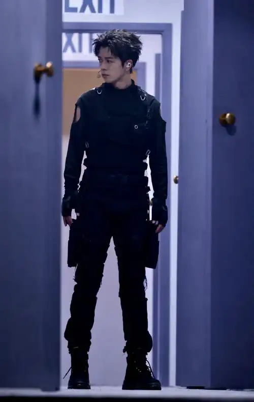 王栎鑫超话《爱人错过》舞台来了请相信 我在几百年前就说过爱你#披荆