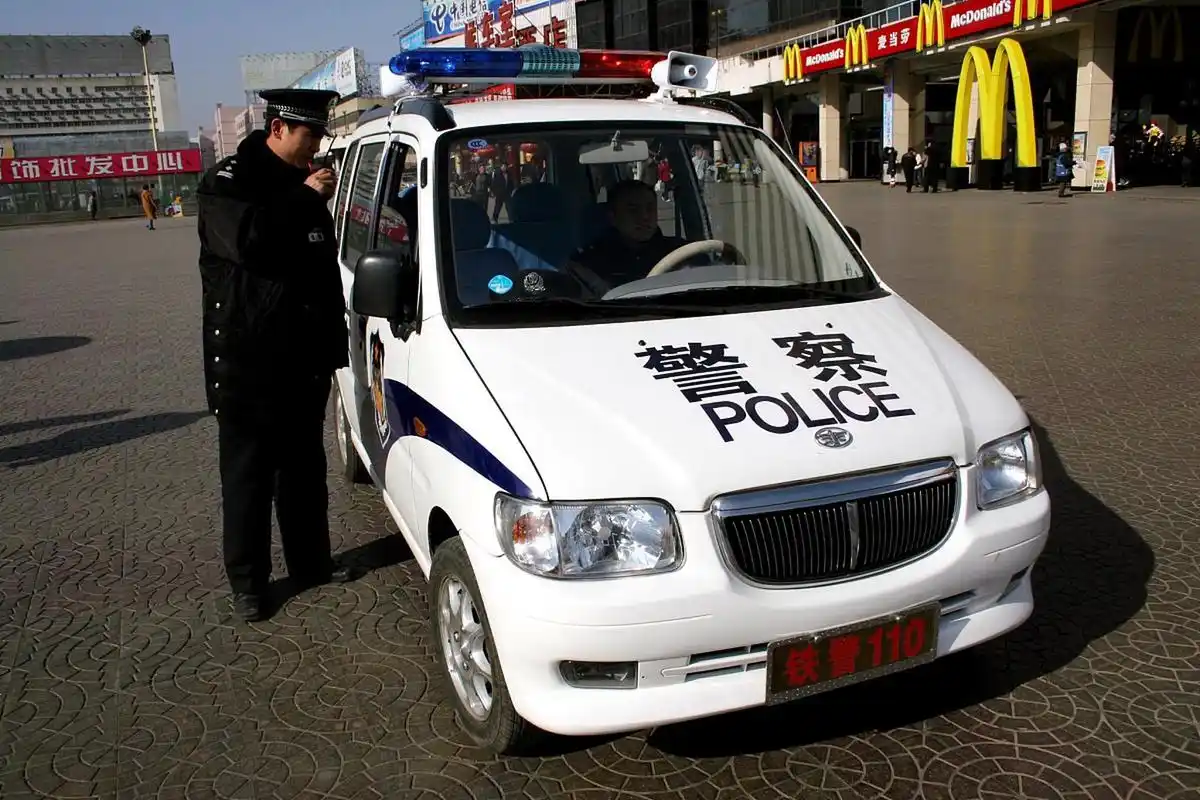 不方便打电话可给110发报警短信# 陕西公安向民众普及短信报警,无论