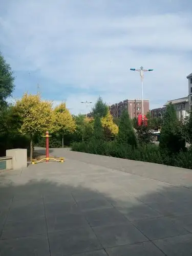 内蒙古自治区巴彦淖尔市乌拉特前旗乌拉特大街靠近乌拉山镇政府