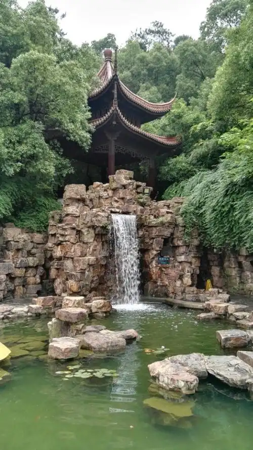 【携程攻略】江阴鹅鼻嘴公园景点,就长江,看看江阴大桥,听听江水声