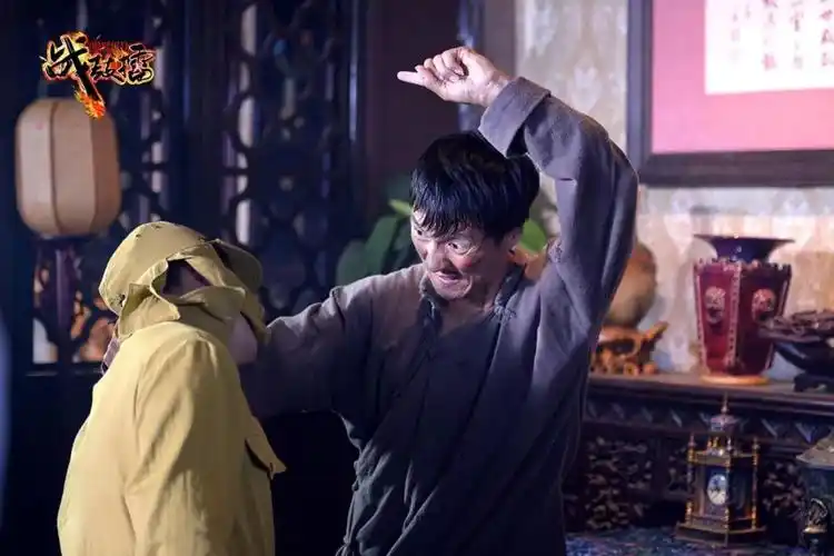 今晚1940抗战传奇剧战鼓擂一部侠式浪漫的草根抗日传奇