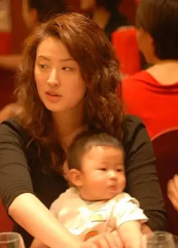 王志文前妻是谁 王志文老婆陈坚红个人资料照片 陈坚红身家背景