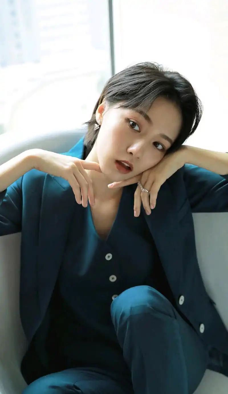 "诸葛大力"成果西装写真图集