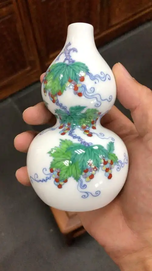 台湾晓芳窑《斗彩葫芦瓶》 底款:大清雍正年制 高度12.5cm