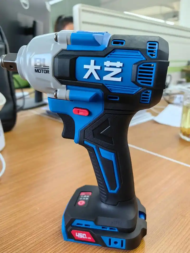 专业工具,大艺无刷电动扳手,今天带大家认识一下.这款电动扳手 - 抖音