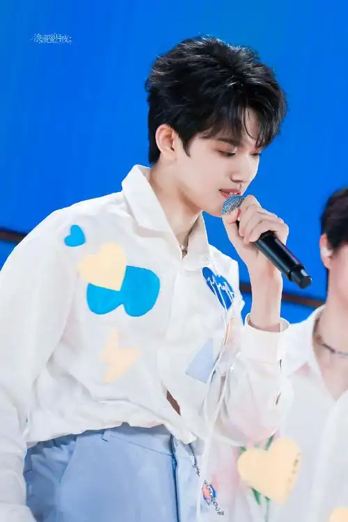 张极[超话]##张极##张极 时尚焦点icon##tf家