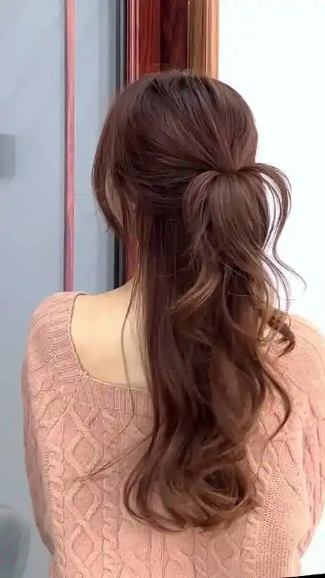 显脸小的鸡毛半扎发发型教程