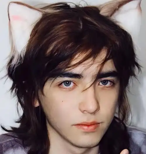 清华一男生因高颜值走红还是中俄混血学霸妥妥的小说男一号