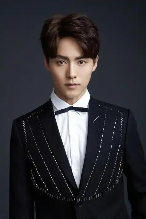 85后的男明星谁最帅?颜值与演技俱佳?是陈晓?还是任嘉伦?