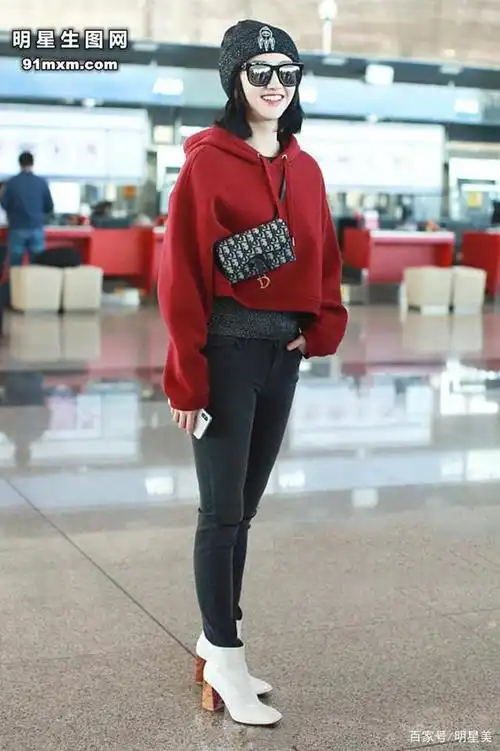 景甜紧身牛仔裤机场高清实拍生图,紧身诱惑