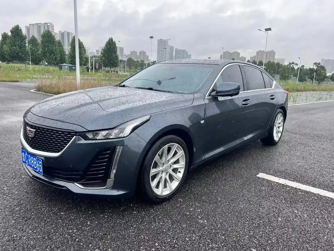 20年凯迪拉克ct5时尚版,安全行驶6万公里 整车原版,两个面补漆