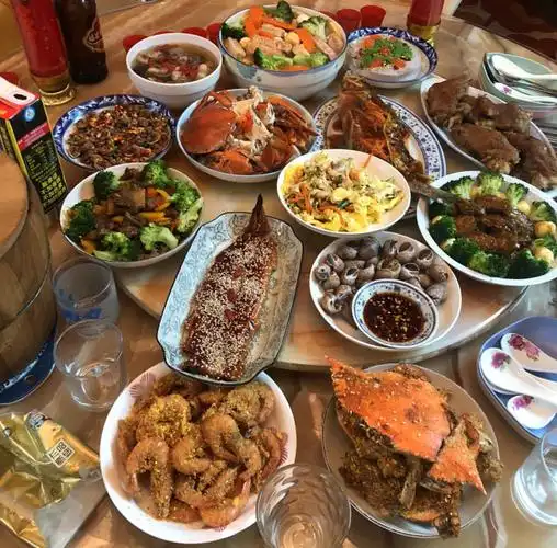 网友继续晒年夜饭,有的温馨,有的丰盛,网友:过年就要有仪式感