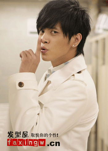 细晴晴 发表于:          2009-01-08 00:18:53 mm好喜欢罗志祥?