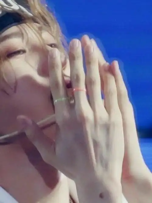 我愿成为世界名手03  人长的好就算了 手也这么好看    #蔡徐坤