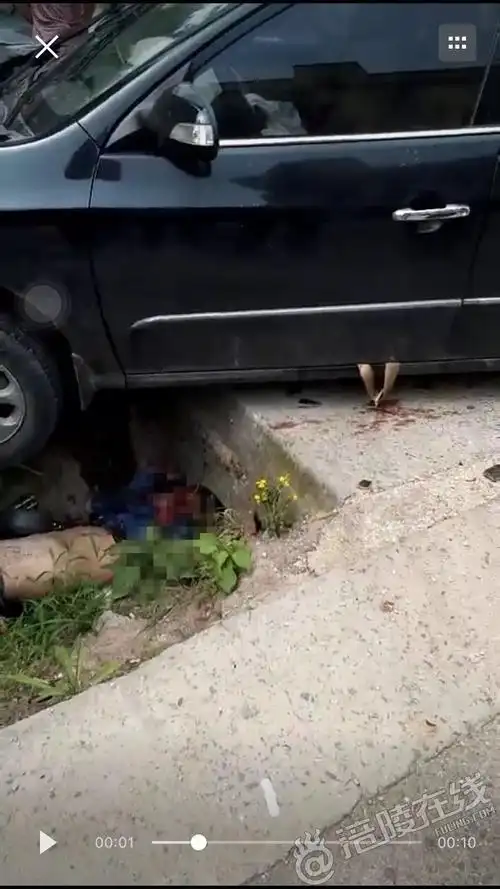 太惨马鞍发生车祸三人被撞成这般模样现场太多图慎点