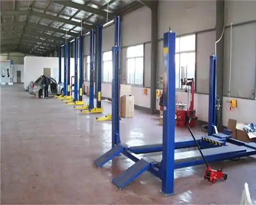 上升过程中的自动保险确保车辆安全;上升过程跑道同步装置