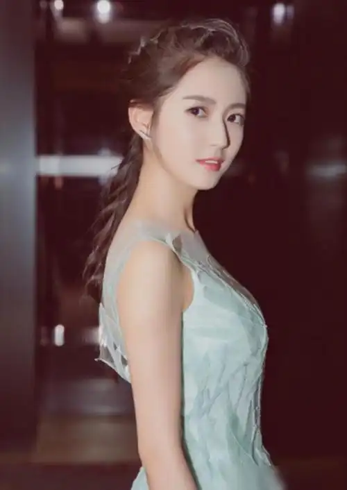 从四川走出来的8大美女个个美若天仙你更喜欢哪一个