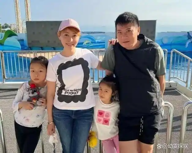 回顾"洪家班"成员晚年现状唏嘘,3位大佬已逝,狄威已成老爷爷