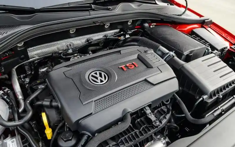 像是它最知名的ea888发动机,就多次被评为中国心十佳发动机之列.