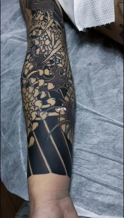 老传统日式老传统花臂龙花臂纹身