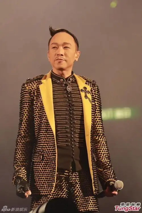 黄家强否认借黄家驹名声敛财 替哥哥行善