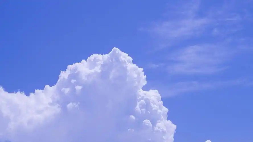 唯美清新的蓝天白云风景高清宽屏桌面壁纸