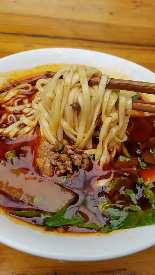 很多人说成都面条不好,我是想说成都从来不缺做得出一流面条的师傅