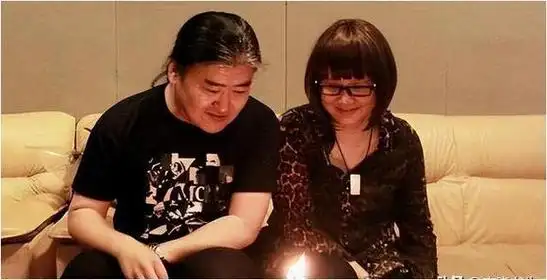 刘欢和妻子相识9日就求婚但患上不死病妻子不离不弃