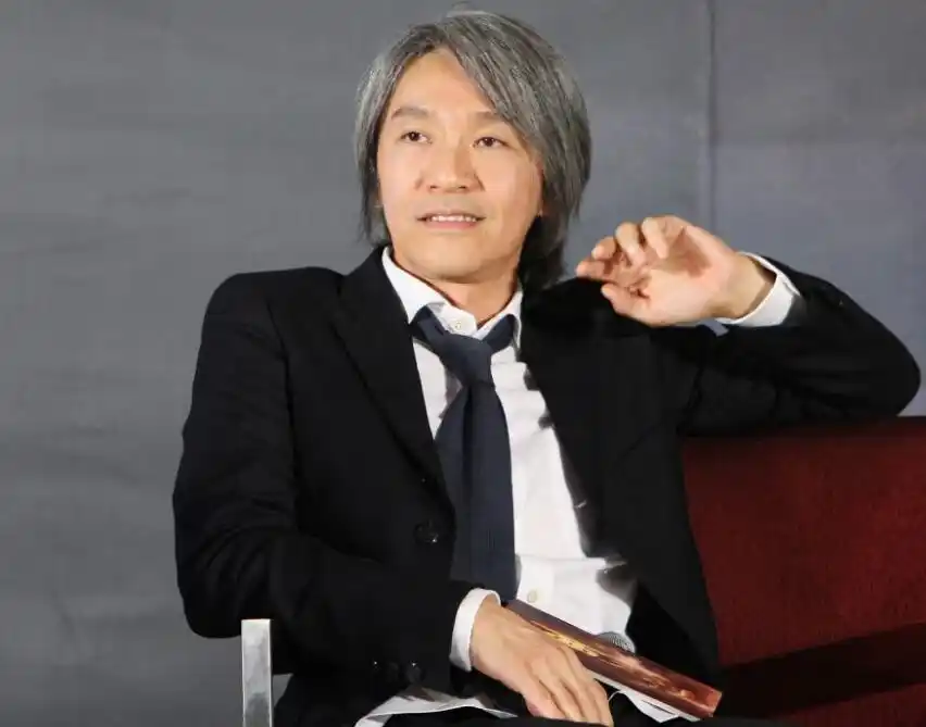 周星驰很欣赏张雨绮的单眼皮,当年特别推荐她去参演某部电影里的某个