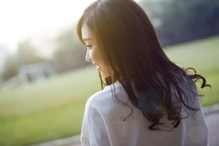 日系女孩唯美摄影图片 邻家女孩般的日系乖乖女摄影图片 by qz2