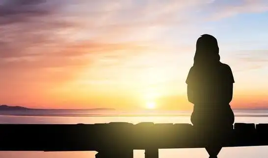 心理学:情商高的女人,都有点不合群